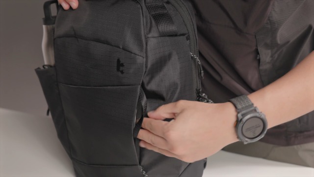 tomtoc 10L ボディバッグ スリングバッグ MacBook収納 ブラック Amazon.co.jp: [tomtoc] ボディバッグ メンズ 大容量 10L ショルダー